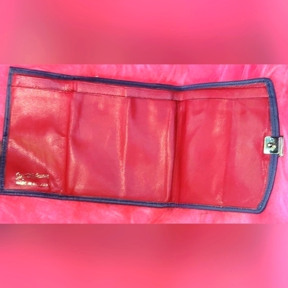 Saks Fifth  Avenue leather mini wallet - Picture 2 of 7